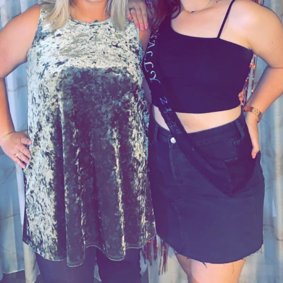 Green Velvet Dress - Picture 4 of 4